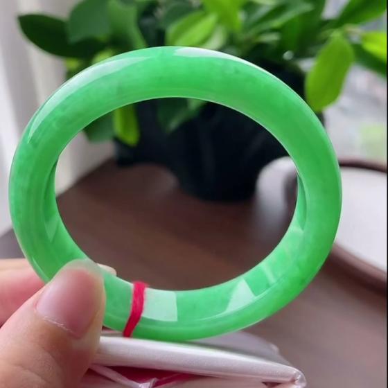 满绿正圈手镯